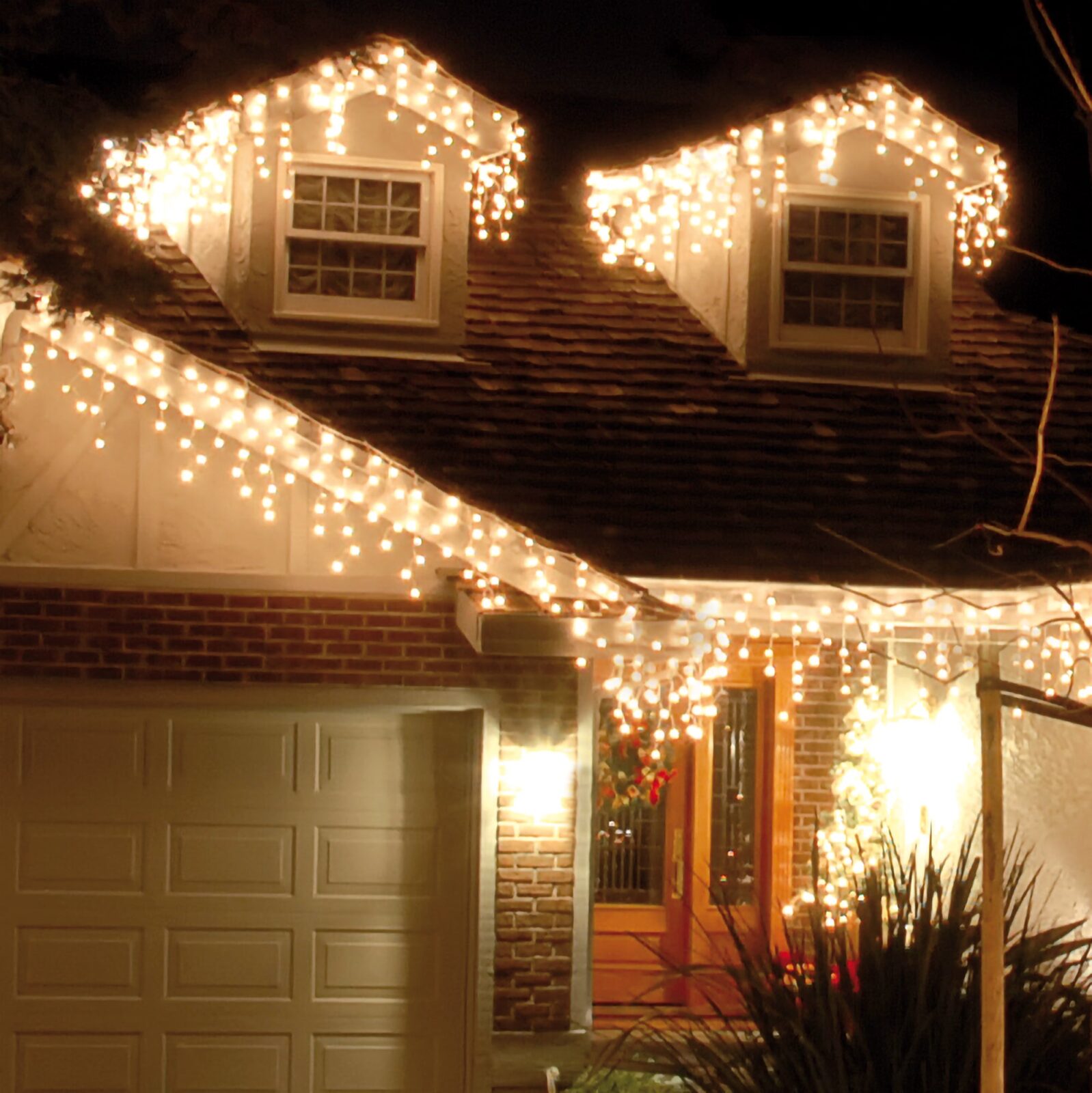 360 Warm White Snowing Icicle Timer Lights 8.8m